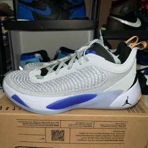 Jordan Men's Gray and Blue Sneakers